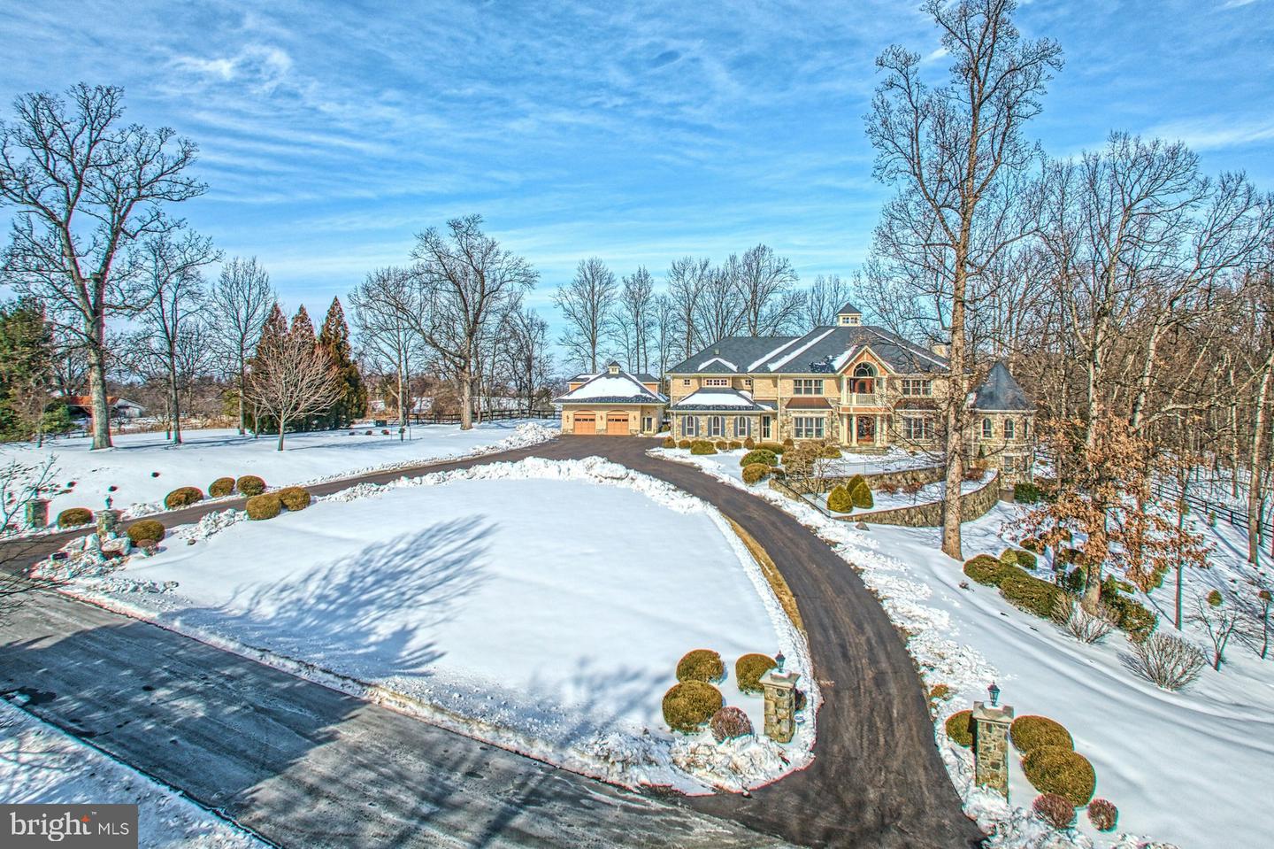 40436 BEACON HILL DR, LEESBURG, Virginia 20176, 5 Bedrooms Bedrooms, ,5 BathroomsBathrooms,Residential,For sale,40436 BEACON HILL DR,VALO2113328 MLS # VALO2113328