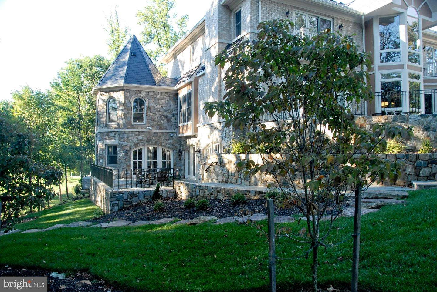 40436 BEACON HILL DR, LEESBURG, Virginia 20176, 5 Bedrooms Bedrooms, ,5 BathroomsBathrooms,Residential,For sale,40436 BEACON HILL DR,VALO2113328 MLS # VALO2113328