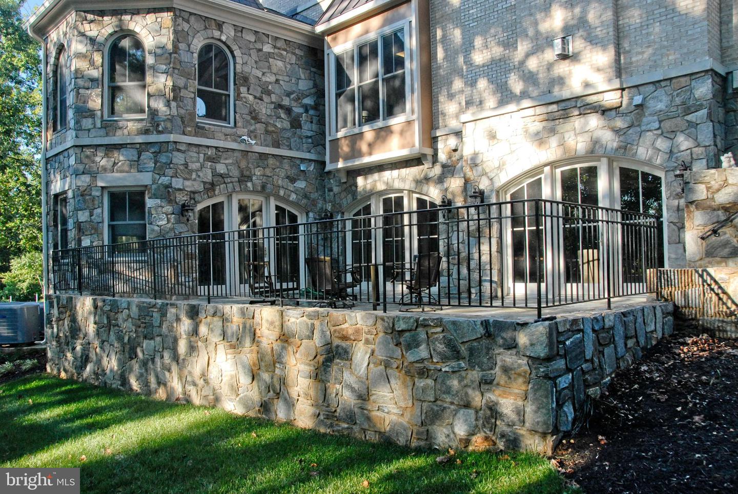 40436 BEACON HILL DR, LEESBURG, Virginia 20176, 5 Bedrooms Bedrooms, ,5 BathroomsBathrooms,Residential,For sale,40436 BEACON HILL DR,VALO2113328 MLS # VALO2113328