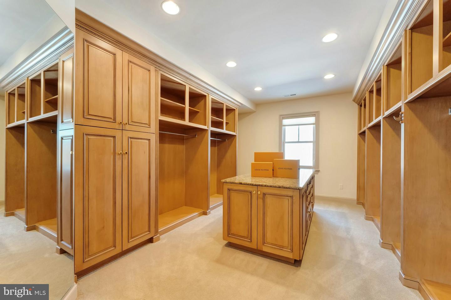 40436 BEACON HILL DR, LEESBURG, Virginia 20176, 5 Bedrooms Bedrooms, ,5 BathroomsBathrooms,Residential,For sale,40436 BEACON HILL DR,VALO2113328 MLS # VALO2113328