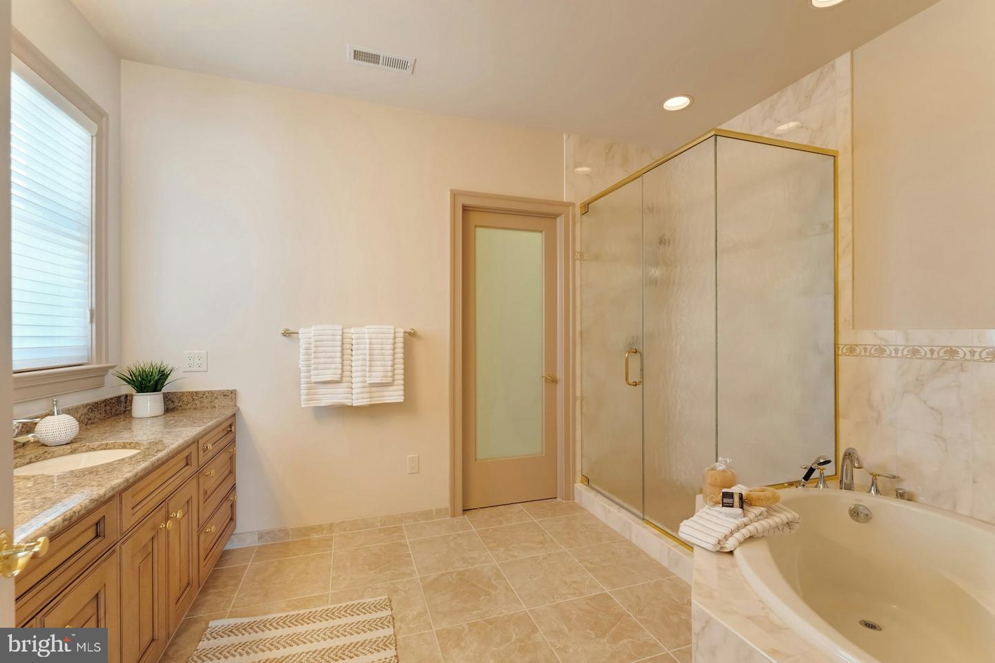 40436 BEACON HILL DR, LEESBURG, Virginia 20176, 5 Bedrooms Bedrooms, ,5 BathroomsBathrooms,Residential,For sale,40436 BEACON HILL DR,VALO2113328 MLS # VALO2113328