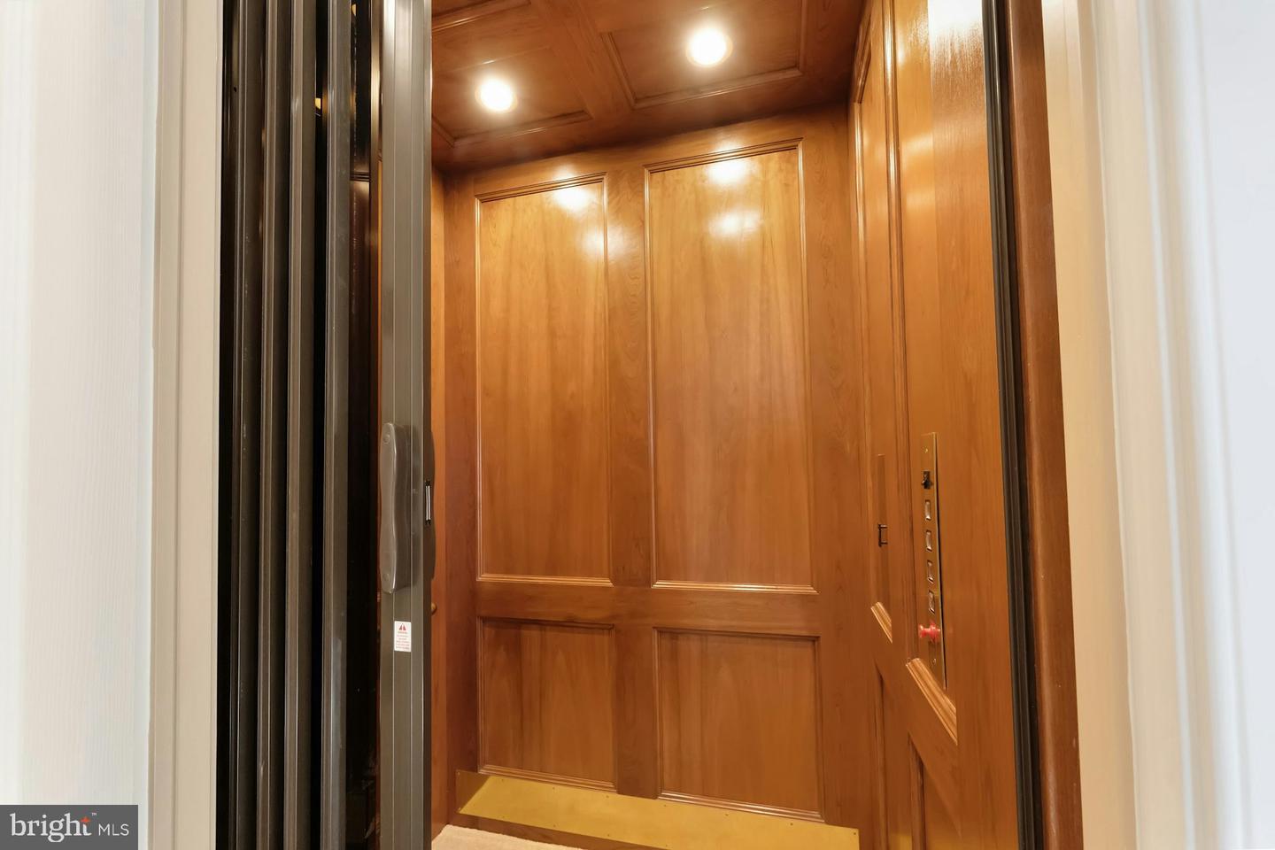 40436 BEACON HILL DR, LEESBURG, Virginia 20176, 5 Bedrooms Bedrooms, ,5 BathroomsBathrooms,Residential,For sale,40436 BEACON HILL DR,VALO2113328 MLS # VALO2113328