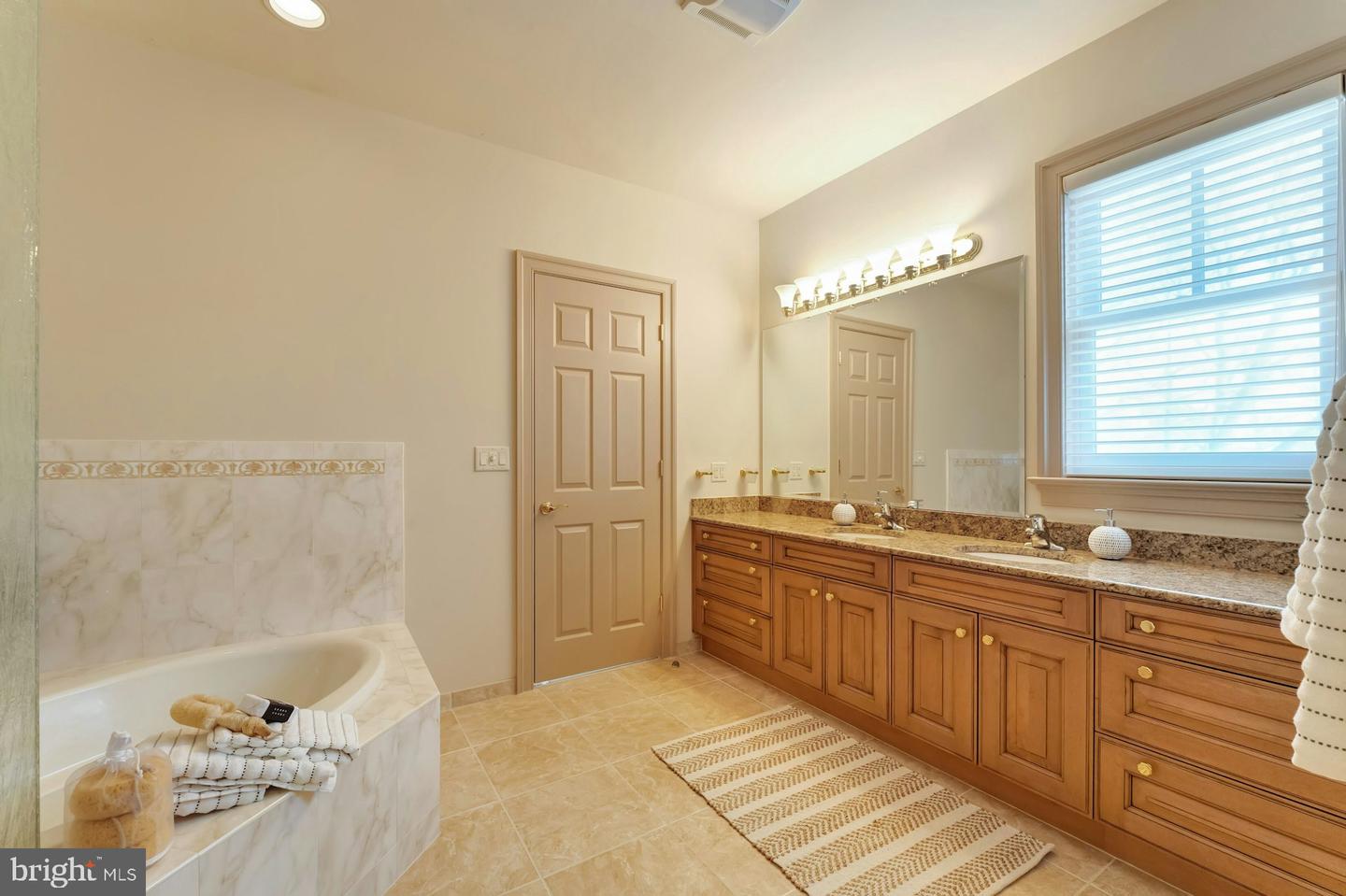 40436 BEACON HILL DR, LEESBURG, Virginia 20176, 5 Bedrooms Bedrooms, ,5 BathroomsBathrooms,Residential,For sale,40436 BEACON HILL DR,VALO2113328 MLS # VALO2113328