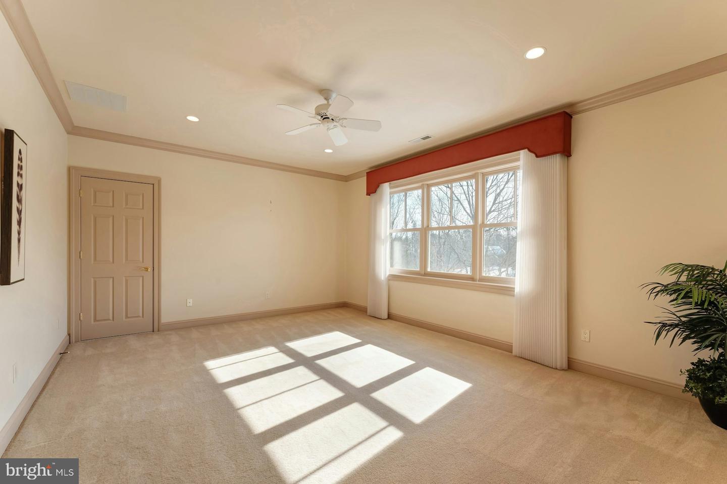 40436 BEACON HILL DR, LEESBURG, Virginia 20176, 5 Bedrooms Bedrooms, ,5 BathroomsBathrooms,Residential,For sale,40436 BEACON HILL DR,VALO2113328 MLS # VALO2113328