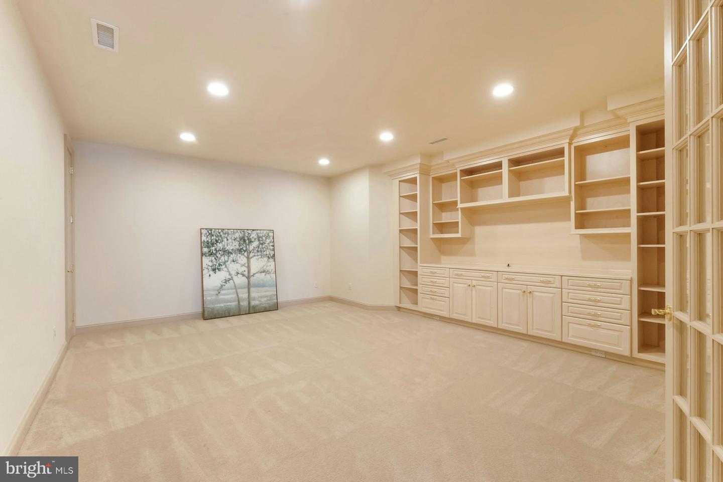 40436 BEACON HILL DR, LEESBURG, Virginia 20176, 5 Bedrooms Bedrooms, ,5 BathroomsBathrooms,Residential,For sale,40436 BEACON HILL DR,VALO2113328 MLS # VALO2113328