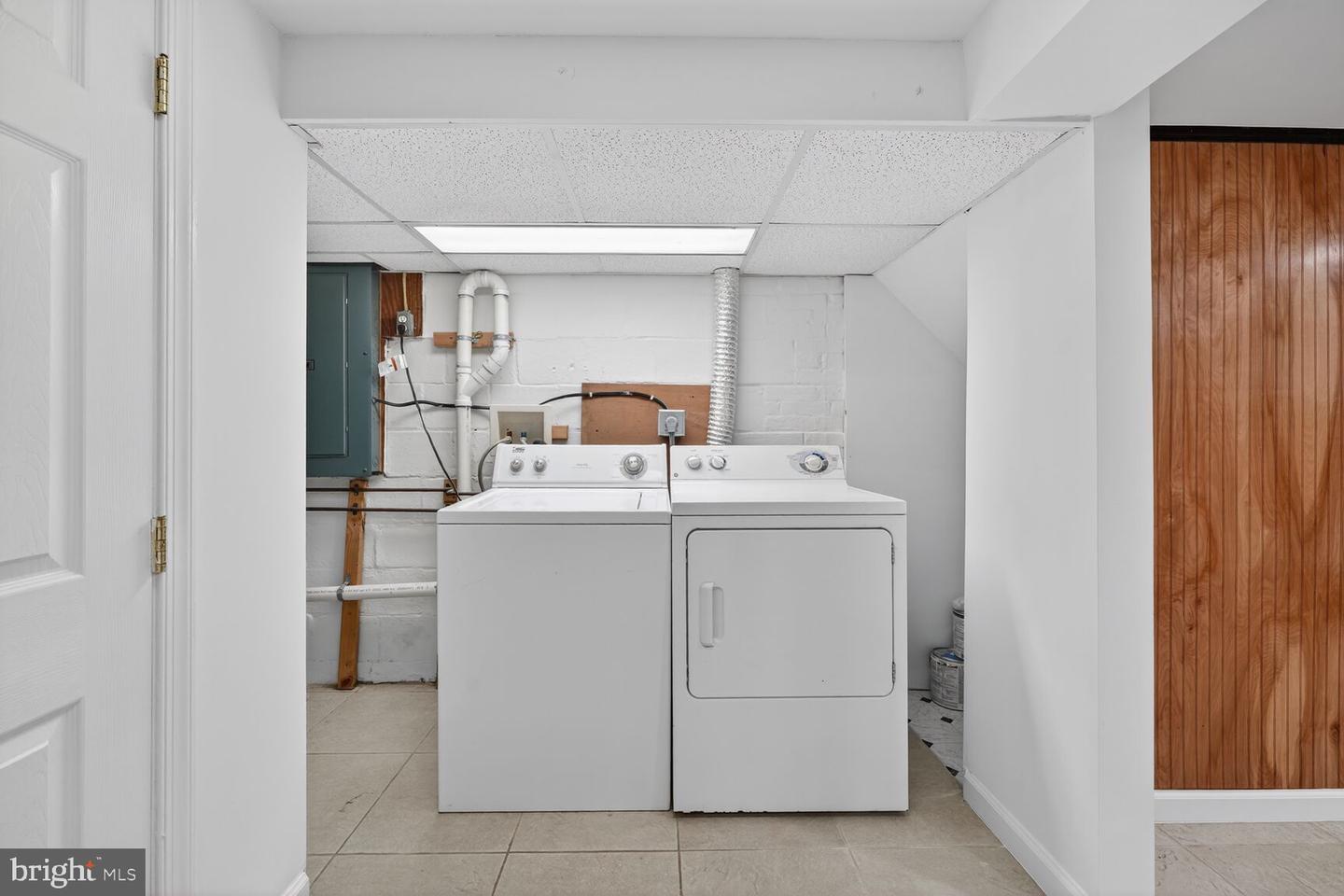 3316 6TH ST S, ARLINGTON, Virginia 22204, 2 Bedrooms Bedrooms, ,2 BathroomsBathrooms,Residential,For sale,3316 6TH ST S,VAAR2067318 MLS # VAAR2067318