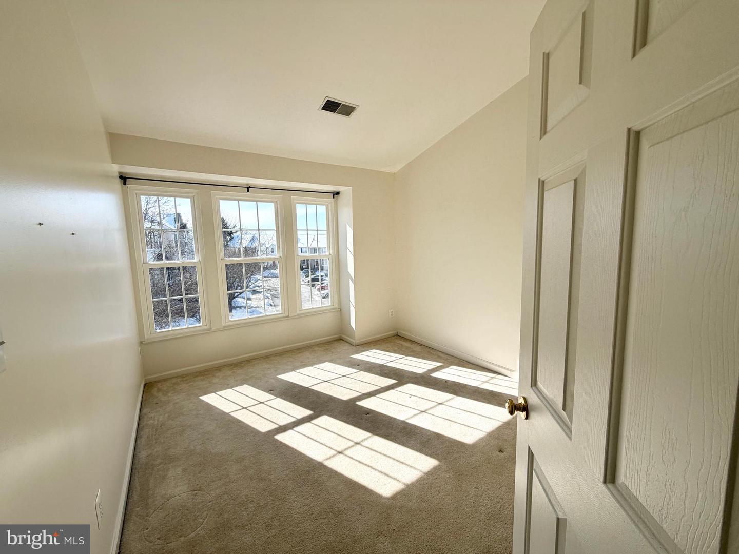 2224 SLUICE CHANNEL PL, WOODBRIDGE, Virginia 22192, 3 Bedrooms Bedrooms, ,2 BathroomsBathrooms,Residential,For sale,2224 SLUICE CHANNEL PL,VAPW2110018 MLS # VAPW2110018