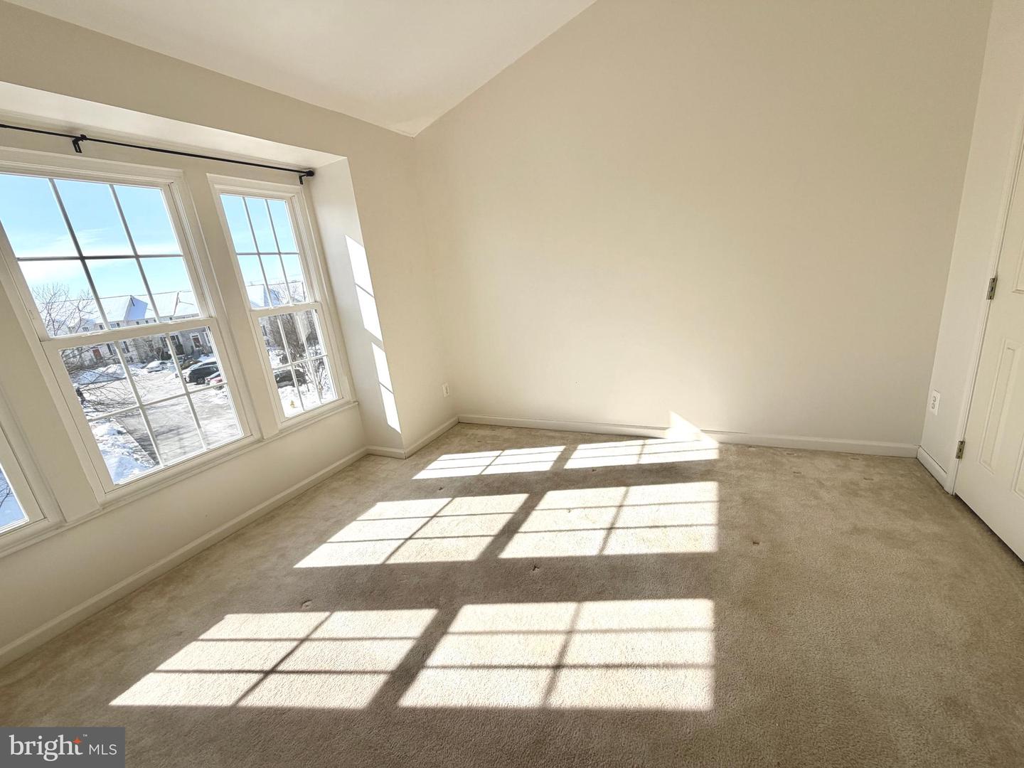 2224 SLUICE CHANNEL PL, WOODBRIDGE, Virginia 22192, 3 Bedrooms Bedrooms, ,2 BathroomsBathrooms,Residential,For sale,2224 SLUICE CHANNEL PL,VAPW2110018 MLS # VAPW2110018