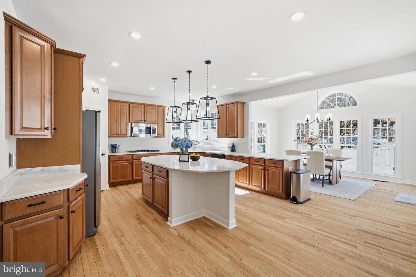 9348 OCCOQUAN OVERLOOK DR, LORTON, Virginia 22079, 5 Bedrooms Bedrooms, ,4 BathroomsBathrooms,Residential,For sale,9348 OCCOQUAN OVERLOOK DR,VAFX2284716 MLS # VAFX2284716