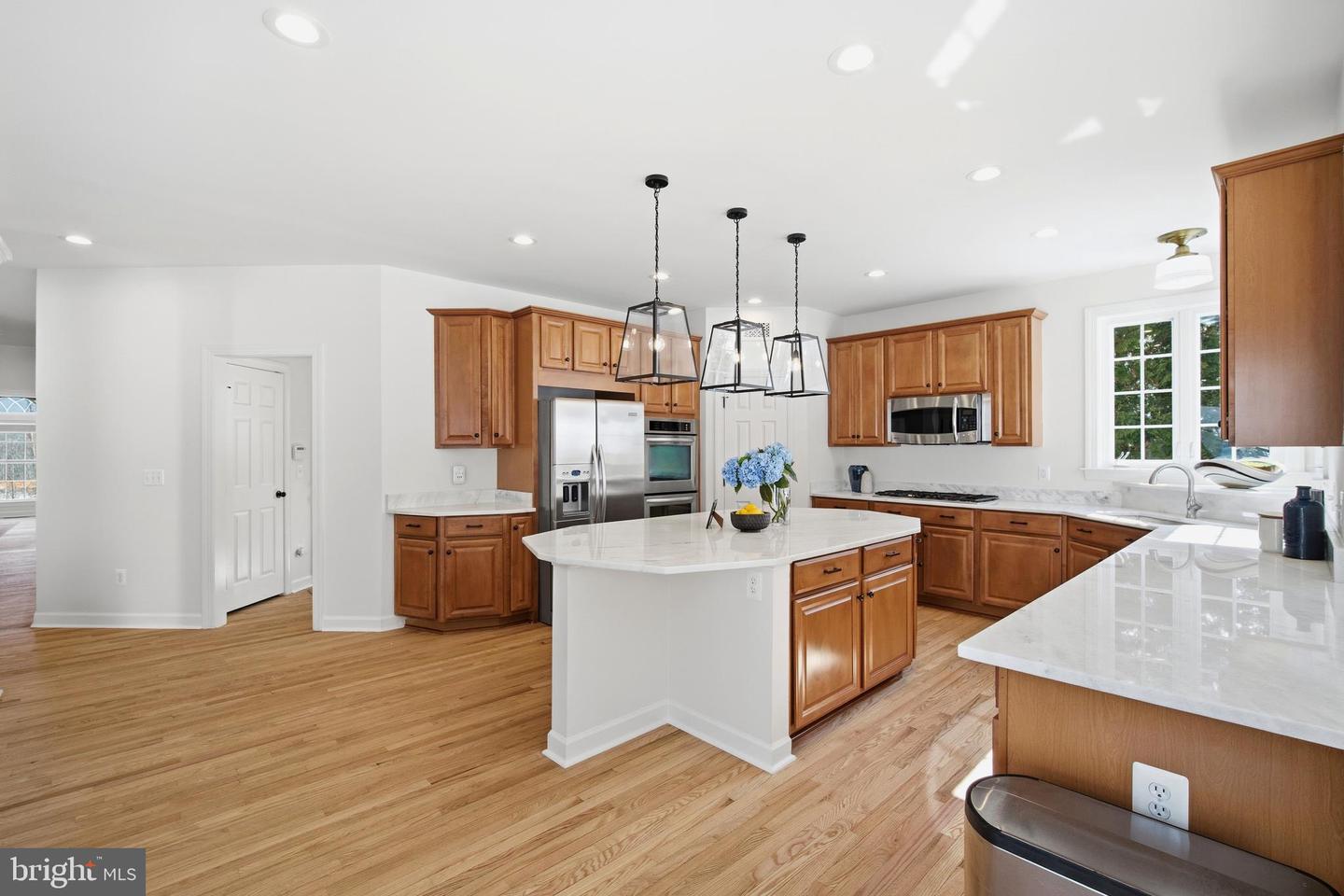 9348 OCCOQUAN OVERLOOK DR, LORTON, Virginia 22079, 5 Bedrooms Bedrooms, ,4 BathroomsBathrooms,Residential,For sale,9348 OCCOQUAN OVERLOOK DR,VAFX2284716 MLS # VAFX2284716