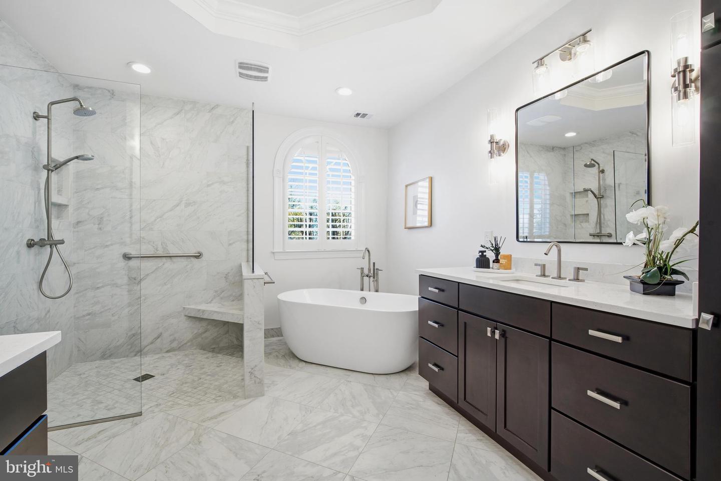 9348 OCCOQUAN OVERLOOK DR, LORTON, Virginia 22079, 5 Bedrooms Bedrooms, ,4 BathroomsBathrooms,Residential,For sale,9348 OCCOQUAN OVERLOOK DR,VAFX2284716 MLS # VAFX2284716