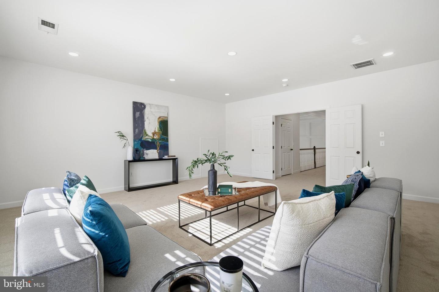 9348 OCCOQUAN OVERLOOK DR, LORTON, Virginia 22079, 5 Bedrooms Bedrooms, ,4 BathroomsBathrooms,Residential,For sale,9348 OCCOQUAN OVERLOOK DR,VAFX2284716 MLS # VAFX2284716