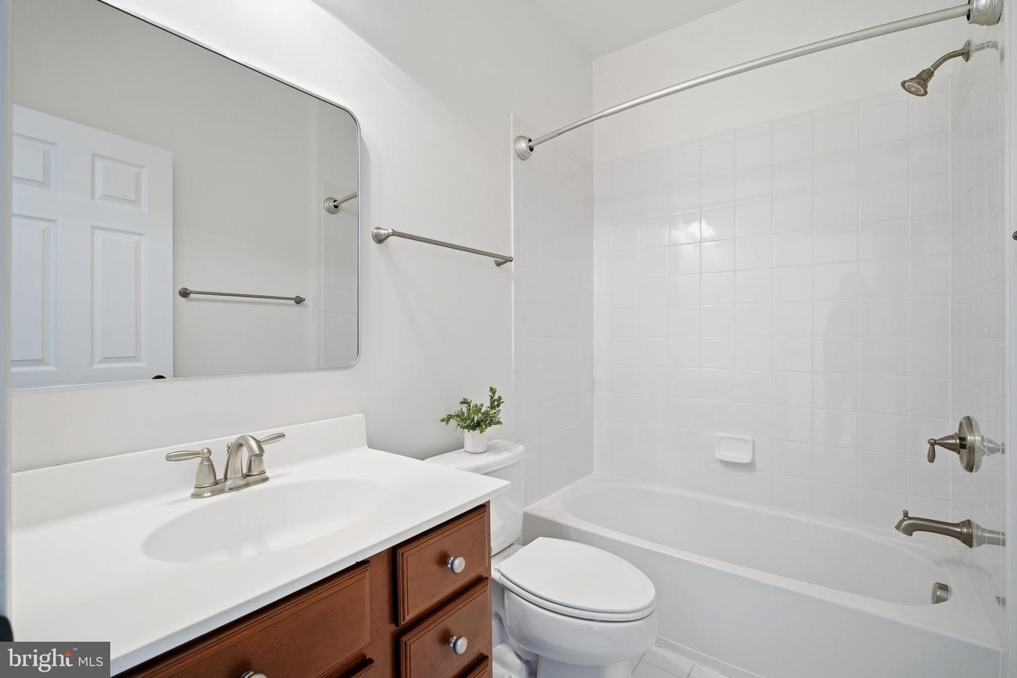 9348 OCCOQUAN OVERLOOK DR, LORTON, Virginia 22079, 5 Bedrooms Bedrooms, ,4 BathroomsBathrooms,Residential,For sale,9348 OCCOQUAN OVERLOOK DR,VAFX2284716 MLS # VAFX2284716