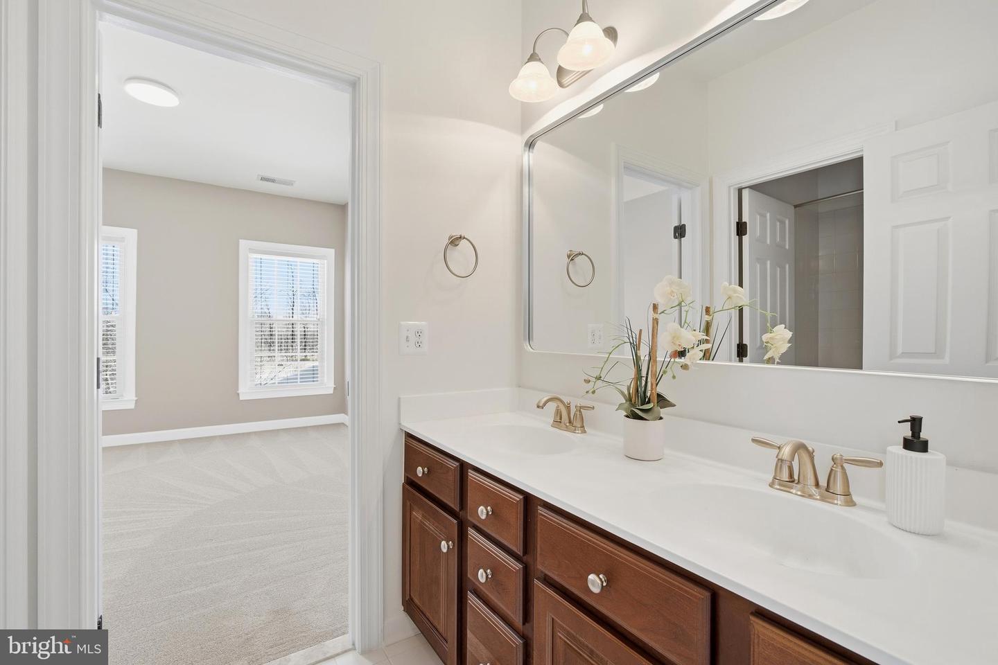 9348 OCCOQUAN OVERLOOK DR, LORTON, Virginia 22079, 5 Bedrooms Bedrooms, ,4 BathroomsBathrooms,Residential,For sale,9348 OCCOQUAN OVERLOOK DR,VAFX2284716 MLS # VAFX2284716