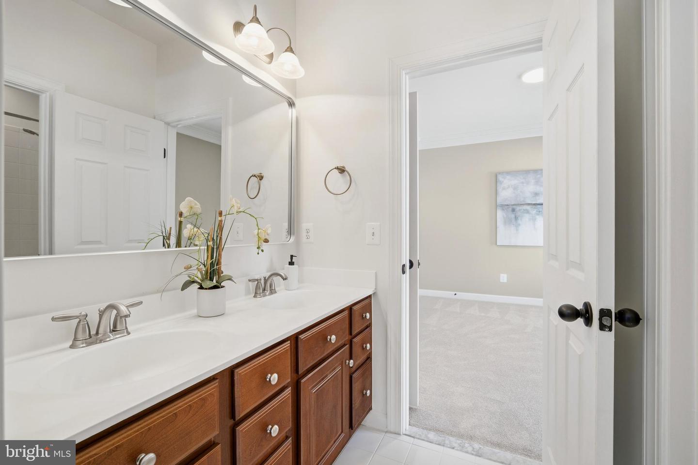 9348 OCCOQUAN OVERLOOK DR, LORTON, Virginia 22079, 5 Bedrooms Bedrooms, ,4 BathroomsBathrooms,Residential,For sale,9348 OCCOQUAN OVERLOOK DR,VAFX2284716 MLS # VAFX2284716