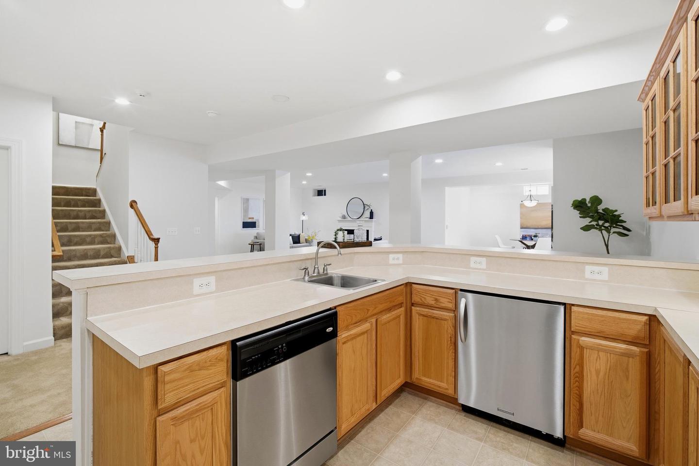 9348 OCCOQUAN OVERLOOK DR, LORTON, Virginia 22079, 5 Bedrooms Bedrooms, ,4 BathroomsBathrooms,Residential,For sale,9348 OCCOQUAN OVERLOOK DR,VAFX2284716 MLS # VAFX2284716