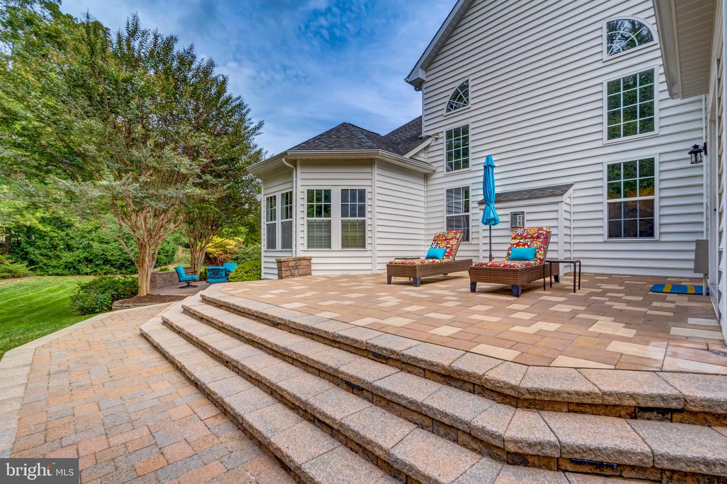 9348 OCCOQUAN OVERLOOK DR, LORTON, Virginia 22079, 5 Bedrooms Bedrooms, ,4 BathroomsBathrooms,Residential,For sale,9348 OCCOQUAN OVERLOOK DR,VAFX2284716 MLS # VAFX2284716