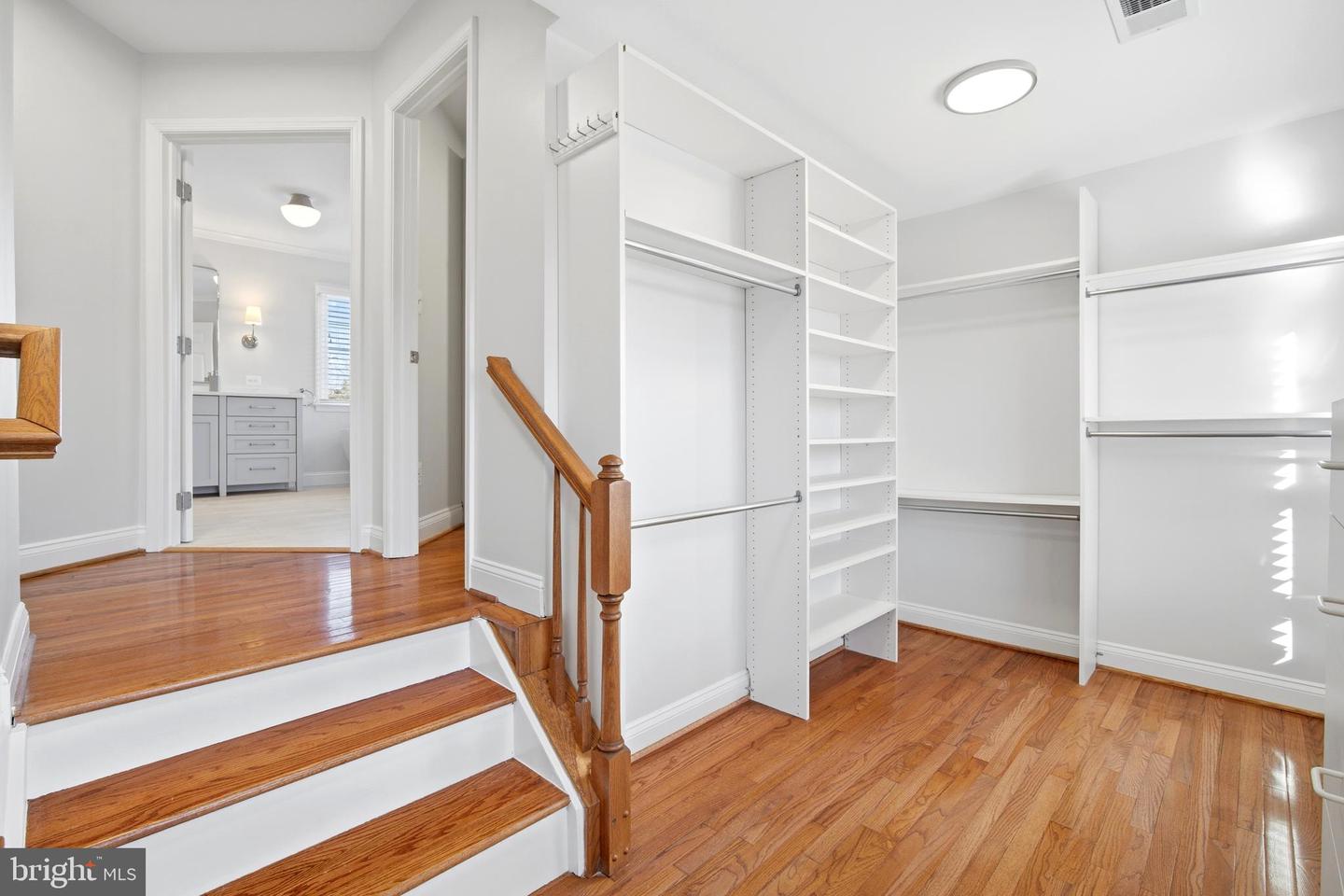 11866 TIMBER KNOLL CT, HERNDON, Virginia 20170, 6 Bedrooms Bedrooms, ,5 BathroomsBathrooms,Residential,For sale,11866 TIMBER KNOLL CT,VAFX2284804 MLS # VAFX2284804