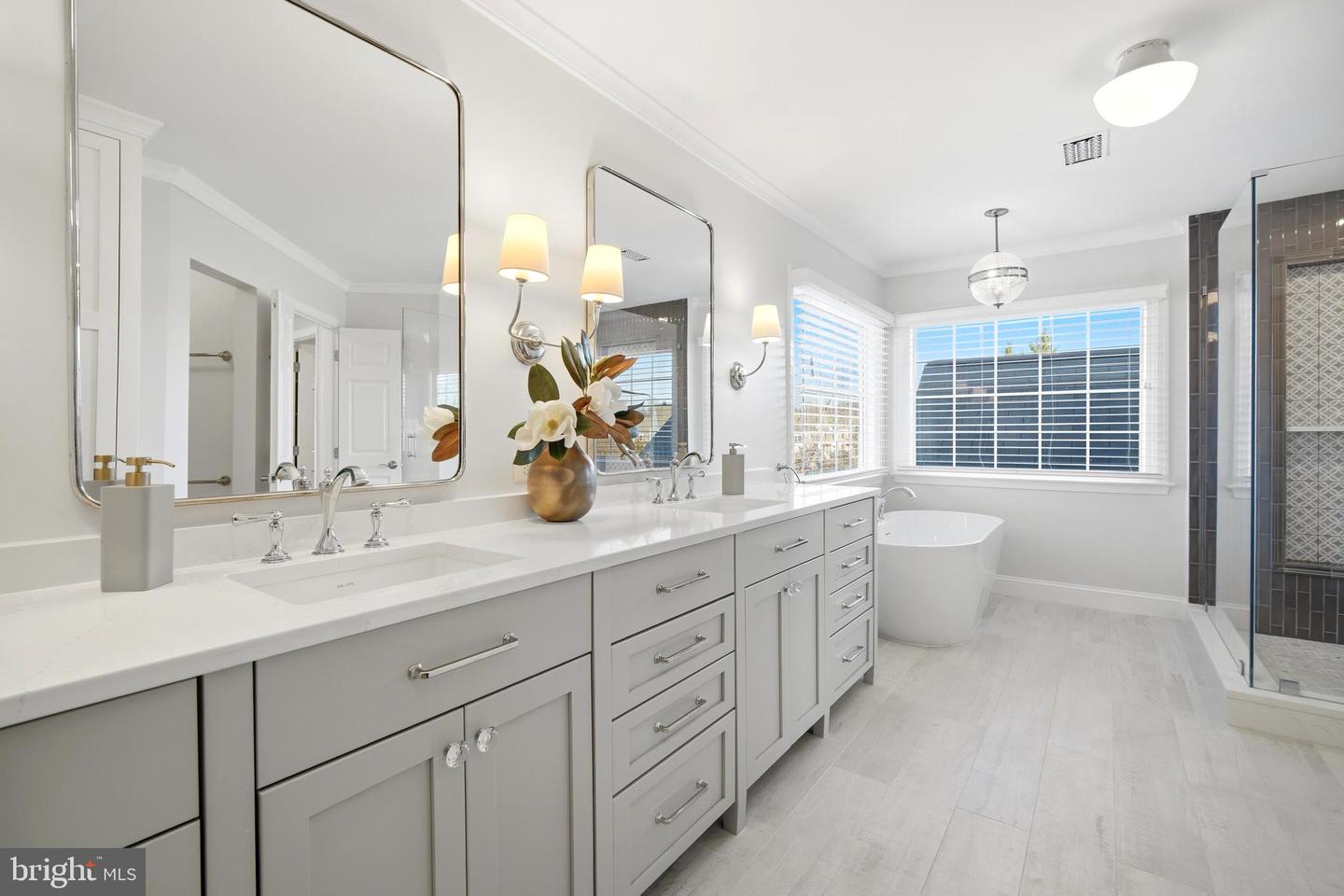 11866 TIMBER KNOLL CT, HERNDON, Virginia 20170, 6 Bedrooms Bedrooms, ,5 BathroomsBathrooms,Residential,For sale,11866 TIMBER KNOLL CT,VAFX2284804 MLS # VAFX2284804