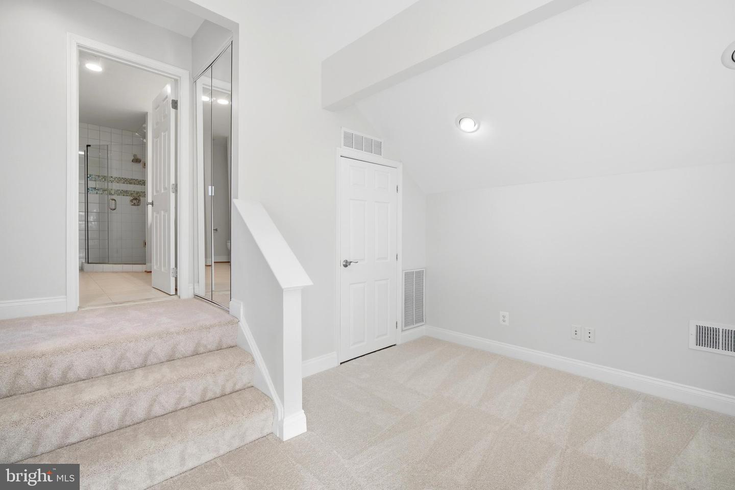 11866 TIMBER KNOLL CT, HERNDON, Virginia 20170, 6 Bedrooms Bedrooms, ,5 BathroomsBathrooms,Residential,For sale,11866 TIMBER KNOLL CT,VAFX2284804 MLS # VAFX2284804