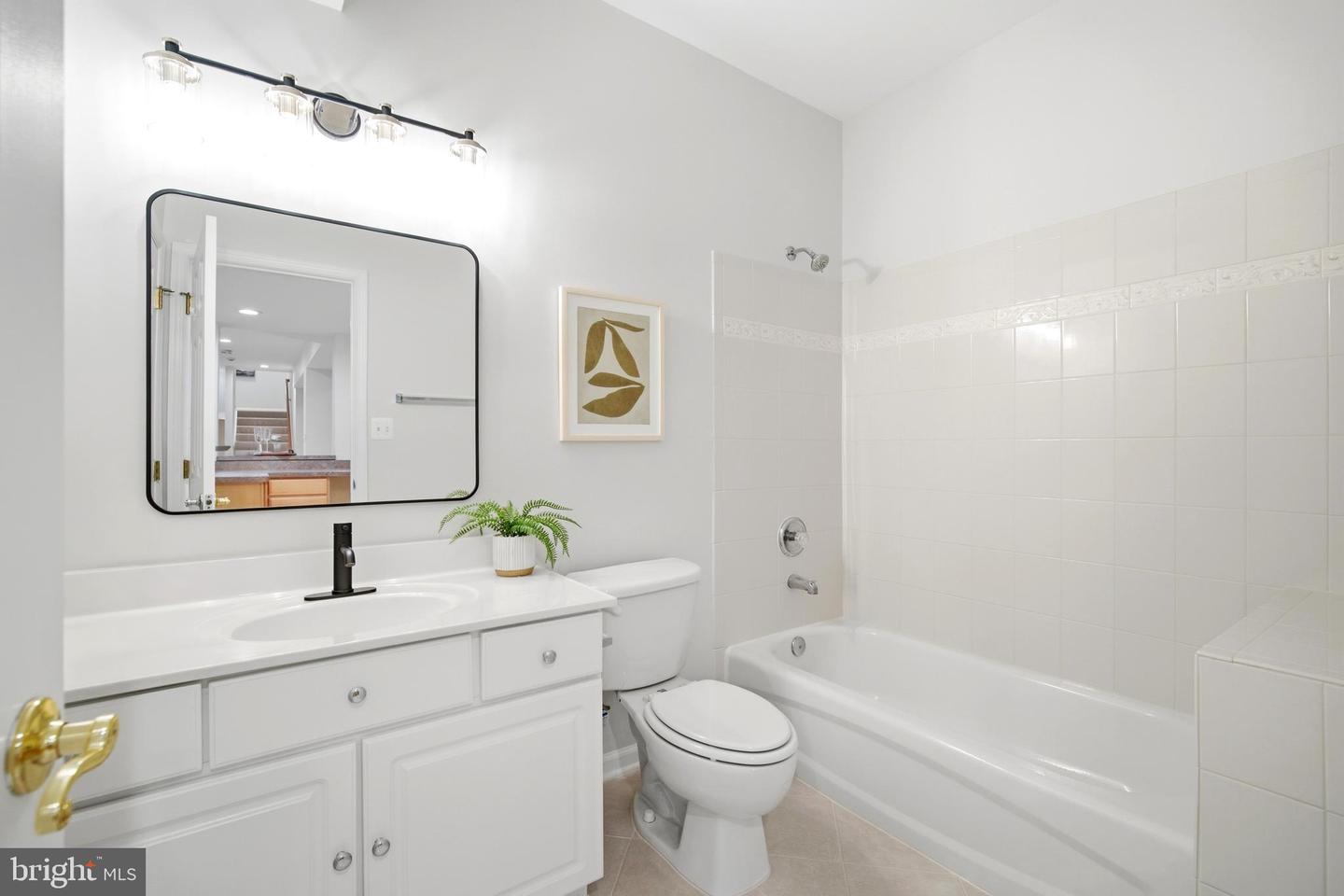 11866 TIMBER KNOLL CT, HERNDON, Virginia 20170, 6 Bedrooms Bedrooms, ,5 BathroomsBathrooms,Residential,For sale,11866 TIMBER KNOLL CT,VAFX2284804 MLS # VAFX2284804