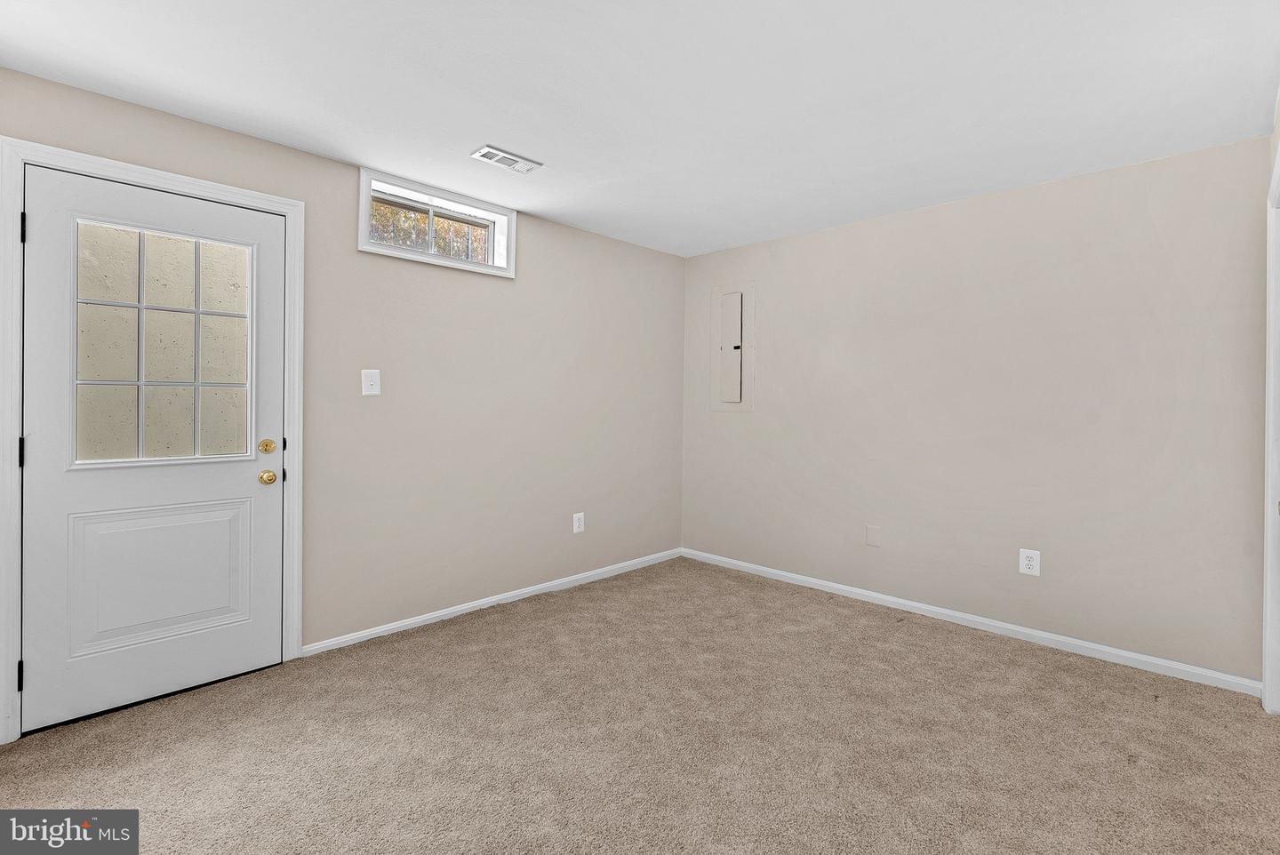 5 GRISWOLD CT, STERLING, Virginia 20165, 5 Bedrooms Bedrooms, ,3 BathroomsBathrooms,Residential,For sale,5 GRISWOLD CT,VALO2113624 MLS # VALO2113624