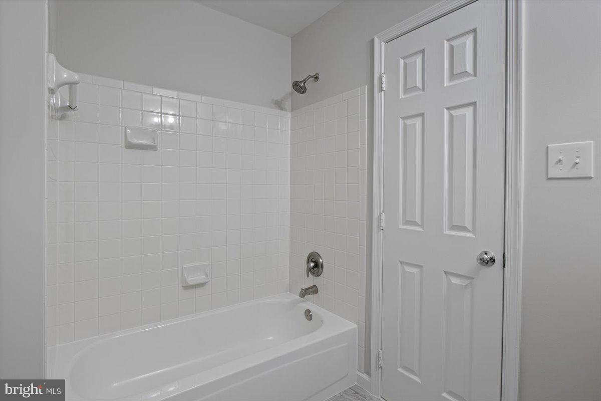 13522 MALLARD WATCH WAY, CLIFTON, Virginia 20124, 3 Bedrooms Bedrooms, ,3 BathroomsBathrooms,Residential,For sale,13522 MALLARD WATCH WAY,VAFX2284918 MLS # VAFX2284918