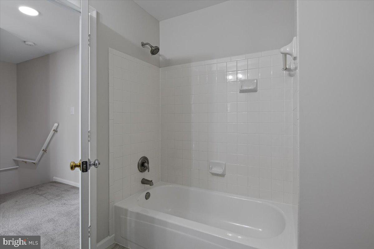 13522 MALLARD WATCH WAY, CLIFTON, Virginia 20124, 3 Bedrooms Bedrooms, ,3 BathroomsBathrooms,Residential,For sale,13522 MALLARD WATCH WAY,VAFX2284918 MLS # VAFX2284918