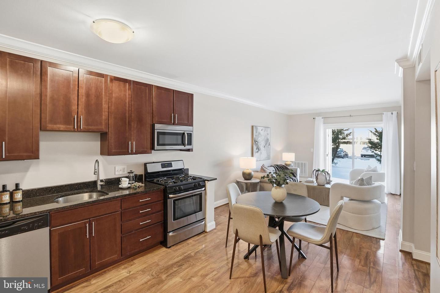 6301 EDSALL RD #106, ALEXANDRIA, Virginia 22312, 1 Bedroom Bedrooms, ,1 BathroomBathrooms,Residential,For sale,6301 EDSALL RD #106,VAFX2284926 MLS # VAFX2284926