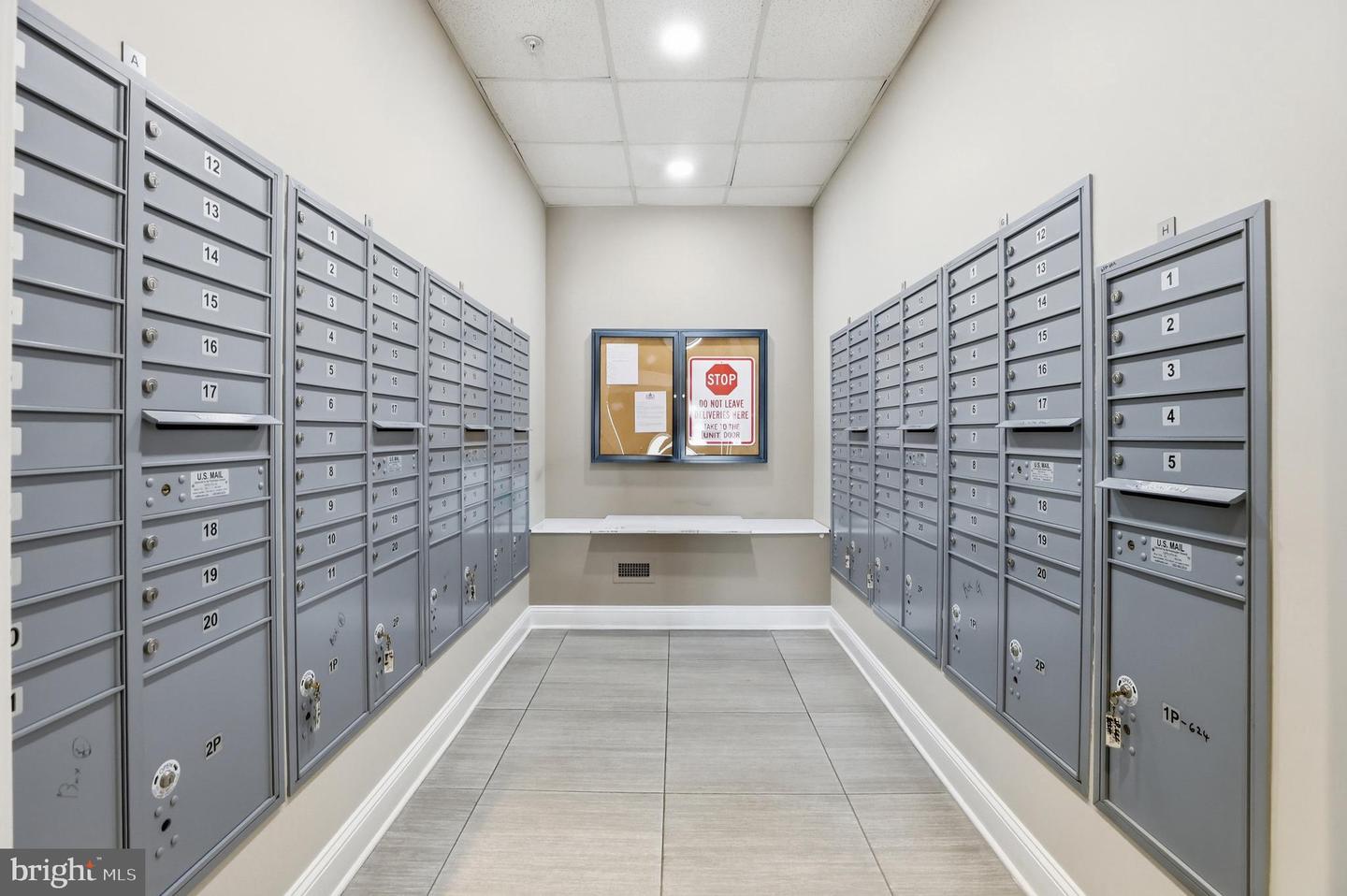 6301 EDSALL RD #106, ALEXANDRIA, Virginia 22312, 1 Bedroom Bedrooms, ,1 BathroomBathrooms,Residential,For sale,6301 EDSALL RD #106,VAFX2284926 MLS # VAFX2284926