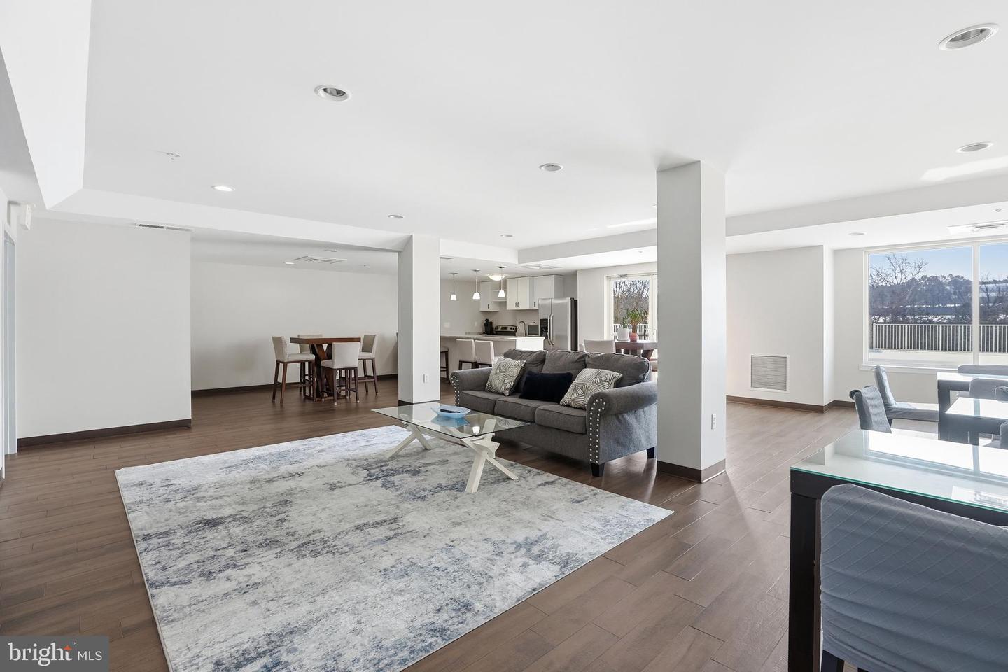 6301 EDSALL RD #106, ALEXANDRIA, Virginia 22312, 1 Bedroom Bedrooms, ,1 BathroomBathrooms,Residential,For sale,6301 EDSALL RD #106,VAFX2284926 MLS # VAFX2284926