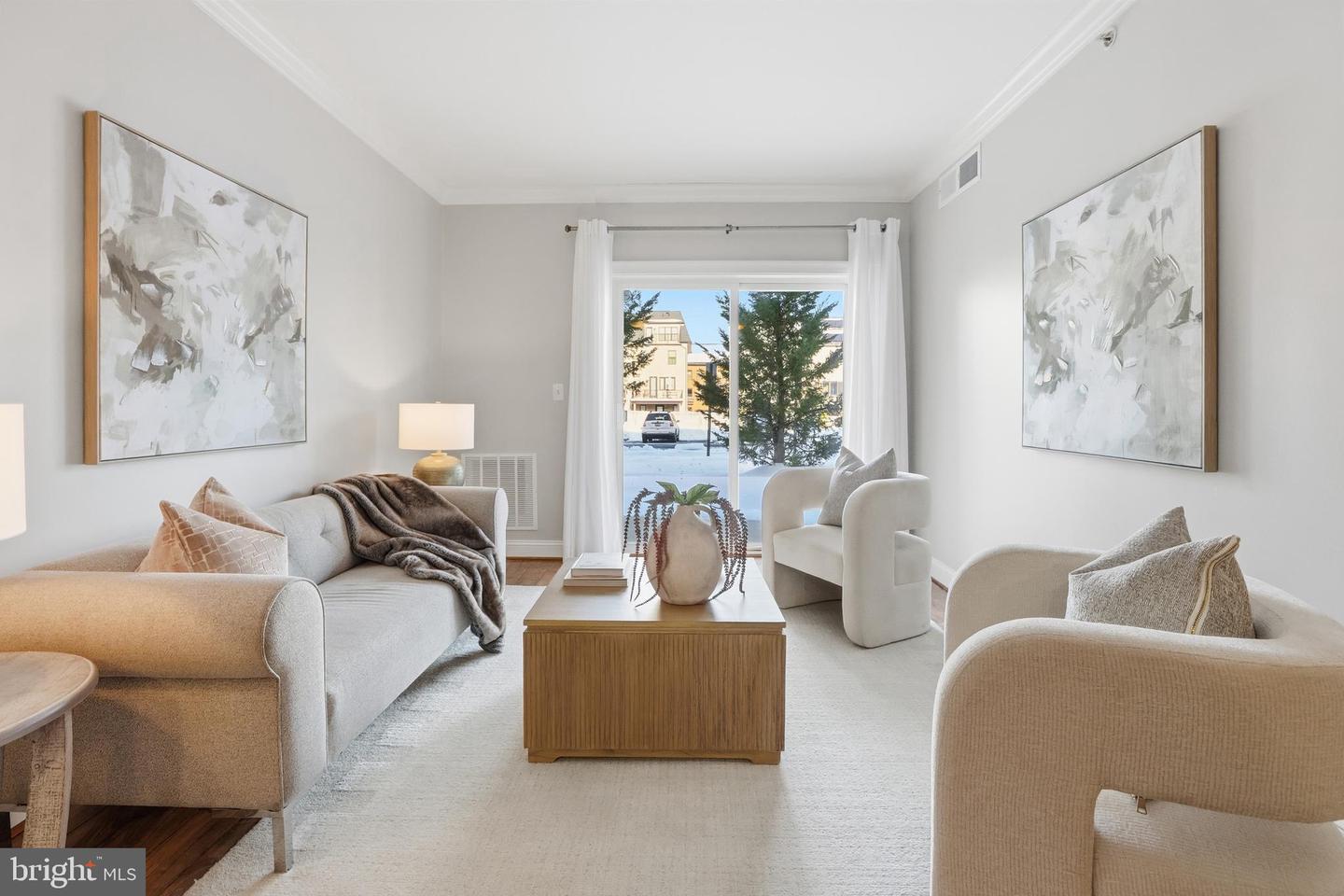 6301 EDSALL RD #106, ALEXANDRIA, Virginia 22312, 1 Bedroom Bedrooms, ,1 BathroomBathrooms,Residential,For sale,6301 EDSALL RD #106,VAFX2284926 MLS # VAFX2284926