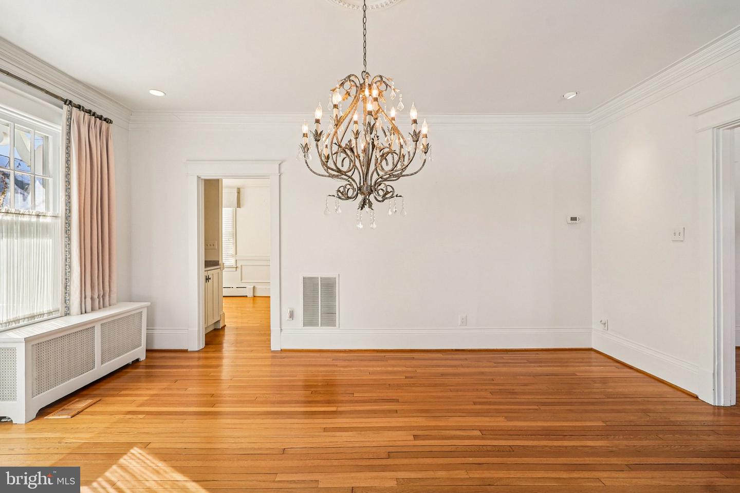 1922 S ARLINGTON RIDGE RD, ARLINGTON, Virginia 22202, 3 Bedrooms Bedrooms, ,3 BathroomsBathrooms,Residential,For sale,1922 S ARLINGTON RIDGE RD,VAAR2067656 MLS # VAAR2067656