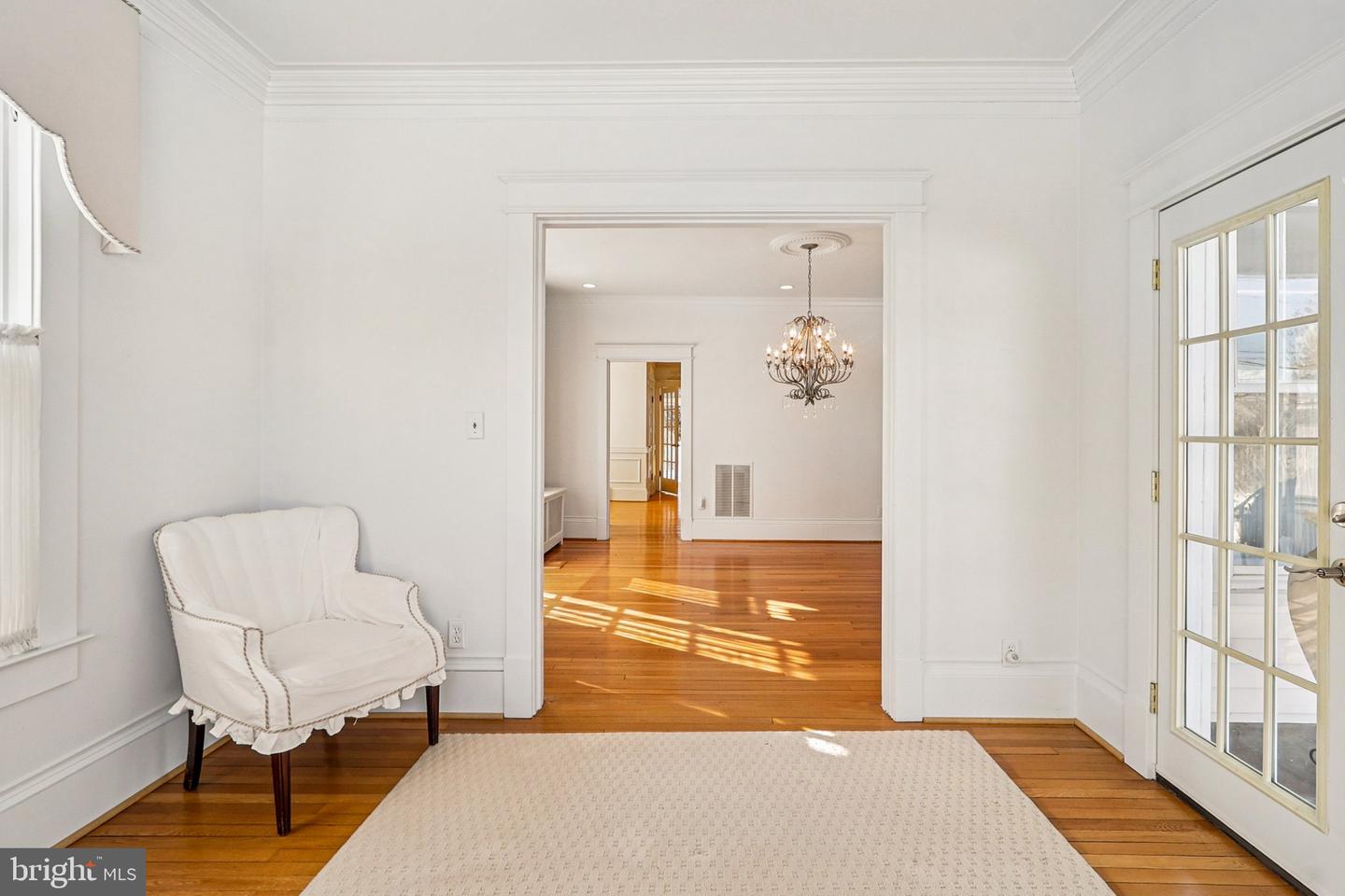 1922 S ARLINGTON RIDGE RD, ARLINGTON, Virginia 22202, 3 Bedrooms Bedrooms, ,3 BathroomsBathrooms,Residential,For sale,1922 S ARLINGTON RIDGE RD,VAAR2067656 MLS # VAAR2067656