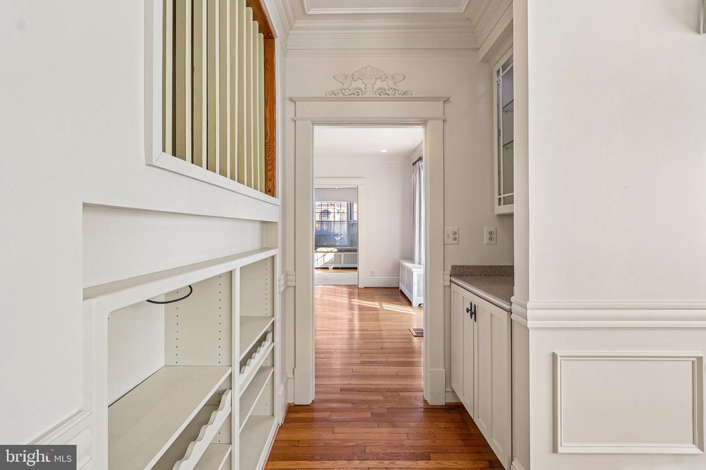 1922 S ARLINGTON RIDGE RD, ARLINGTON, Virginia 22202, 3 Bedrooms Bedrooms, ,3 BathroomsBathrooms,Residential,For sale,1922 S ARLINGTON RIDGE RD,VAAR2067656 MLS # VAAR2067656