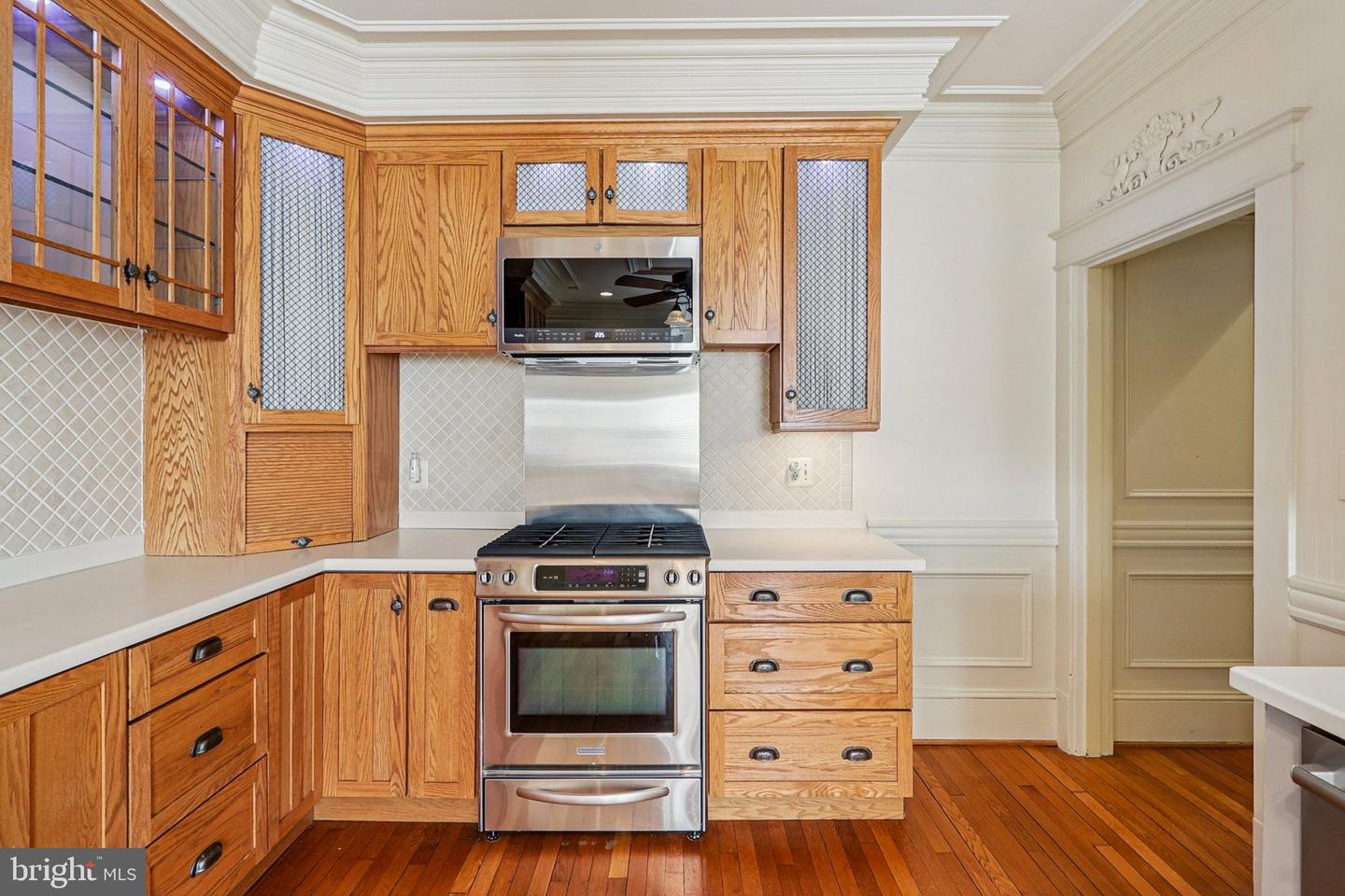 1922 S ARLINGTON RIDGE RD, ARLINGTON, Virginia 22202, 3 Bedrooms Bedrooms, ,3 BathroomsBathrooms,Residential,For sale,1922 S ARLINGTON RIDGE RD,VAAR2067656 MLS # VAAR2067656