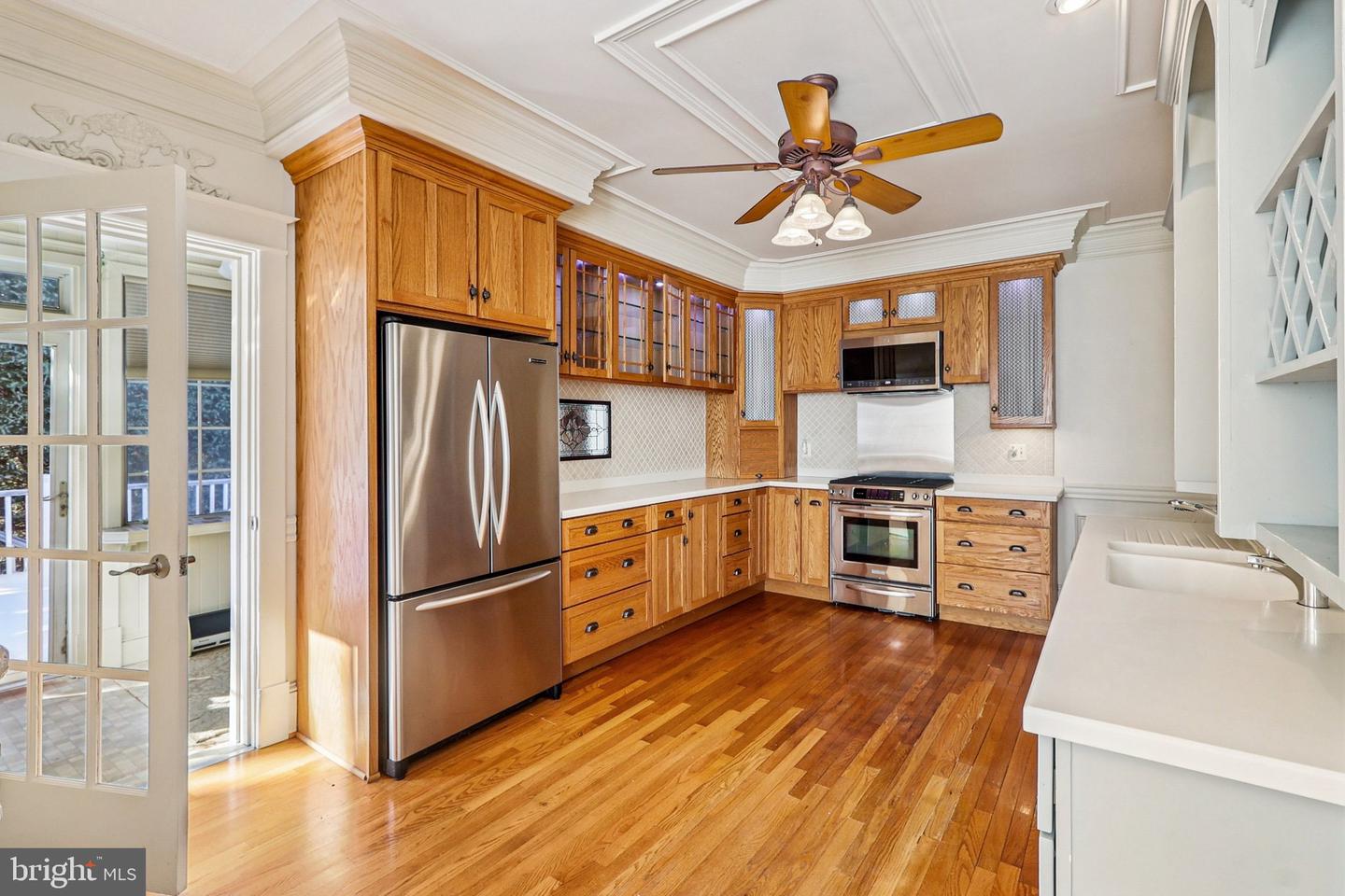 1922 S ARLINGTON RIDGE RD, ARLINGTON, Virginia 22202, 3 Bedrooms Bedrooms, ,3 BathroomsBathrooms,Residential,For sale,1922 S ARLINGTON RIDGE RD,VAAR2067656 MLS # VAAR2067656