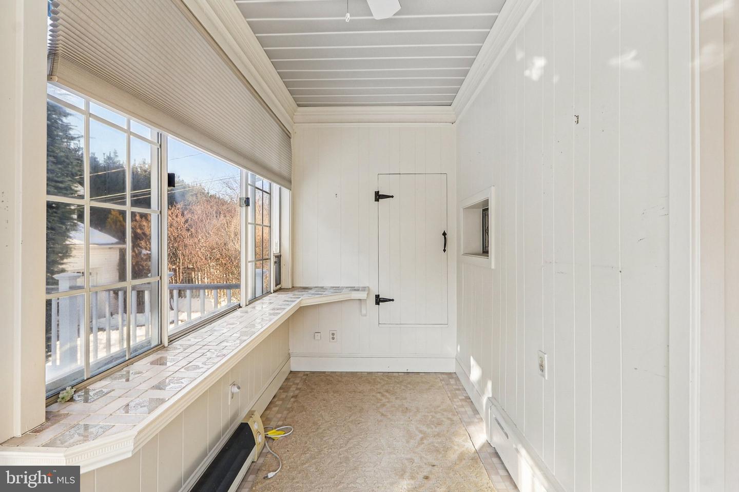 1922 S ARLINGTON RIDGE RD, ARLINGTON, Virginia 22202, 3 Bedrooms Bedrooms, ,3 BathroomsBathrooms,Residential,For sale,1922 S ARLINGTON RIDGE RD,VAAR2067656 MLS # VAAR2067656