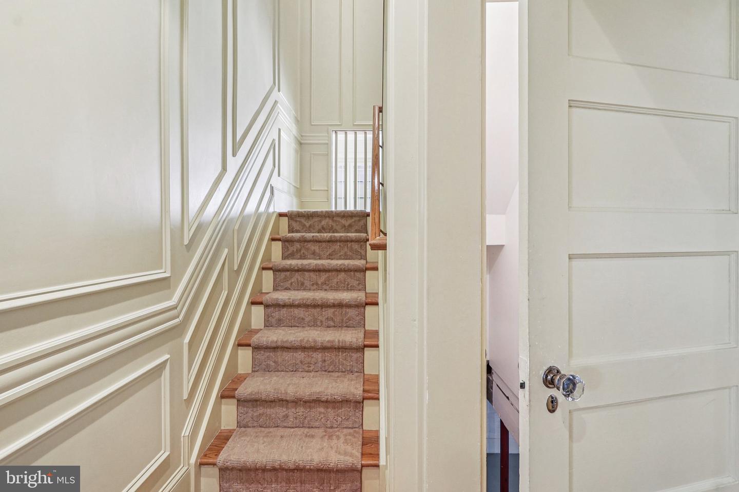 1922 S ARLINGTON RIDGE RD, ARLINGTON, Virginia 22202, 3 Bedrooms Bedrooms, ,3 BathroomsBathrooms,Residential,For sale,1922 S ARLINGTON RIDGE RD,VAAR2067656 MLS # VAAR2067656