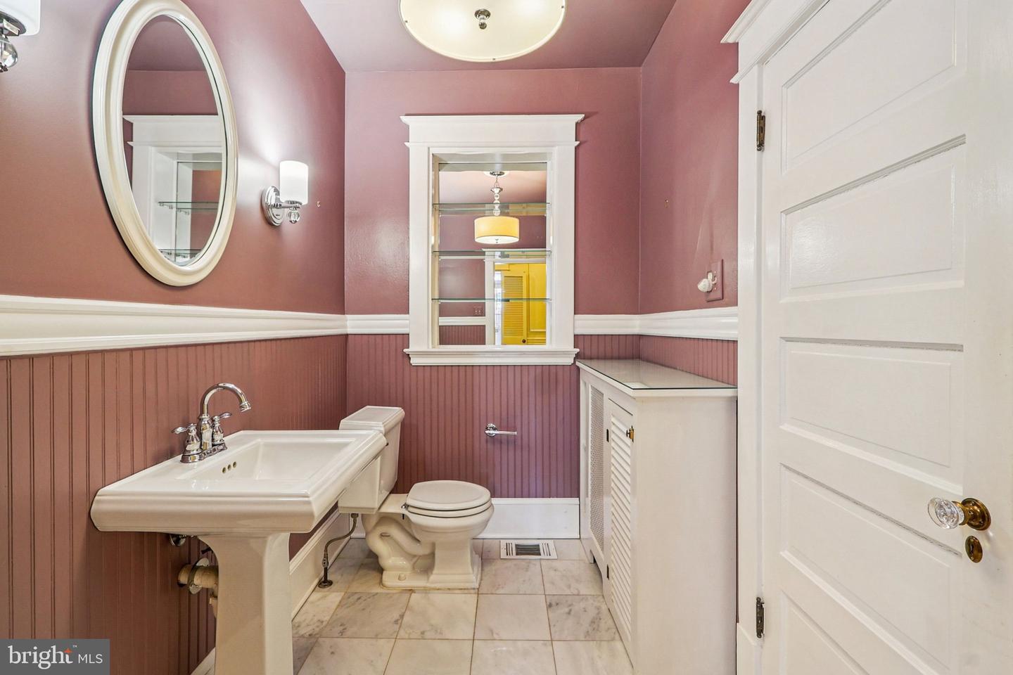 1922 S ARLINGTON RIDGE RD, ARLINGTON, Virginia 22202, 3 Bedrooms Bedrooms, ,3 BathroomsBathrooms,Residential,For sale,1922 S ARLINGTON RIDGE RD,VAAR2067656 MLS # VAAR2067656