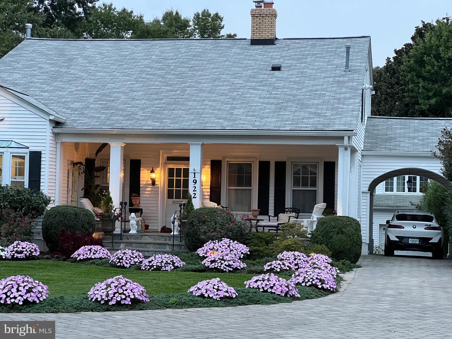 1922 S ARLINGTON RD, ARLINGTON, Virginia 22202, 3 Bedrooms Bedrooms, ,3 BathroomsBathrooms,Residential,For sale,1922 S ARLINGTON RD,VAAR2067656 MLS # VAAR2067656