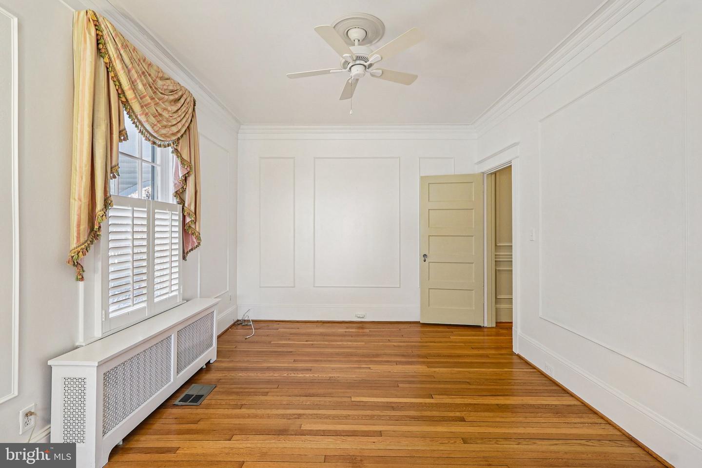 1922 S ARLINGTON RIDGE RD, ARLINGTON, Virginia 22202, 3 Bedrooms Bedrooms, ,3 BathroomsBathrooms,Residential,For sale,1922 S ARLINGTON RIDGE RD,VAAR2067656 MLS # VAAR2067656