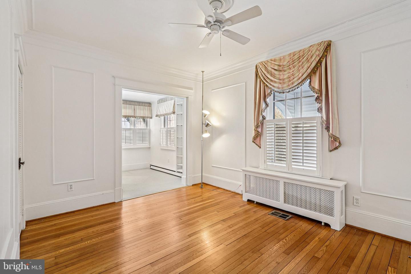 1922 S ARLINGTON RIDGE RD, ARLINGTON, Virginia 22202, 3 Bedrooms Bedrooms, ,3 BathroomsBathrooms,Residential,For sale,1922 S ARLINGTON RIDGE RD,VAAR2067656 MLS # VAAR2067656