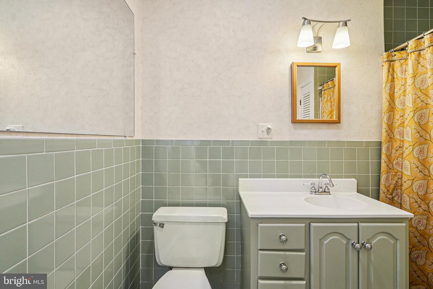 1922 S ARLINGTON RIDGE RD, ARLINGTON, Virginia 22202, 3 Bedrooms Bedrooms, ,3 BathroomsBathrooms,Residential,For sale,1922 S ARLINGTON RIDGE RD,VAAR2067656 MLS # VAAR2067656