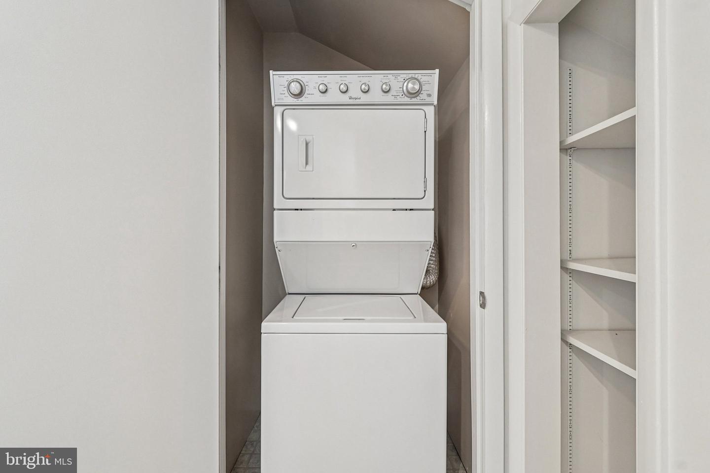 1922 S ARLINGTON RIDGE RD, ARLINGTON, Virginia 22202, 3 Bedrooms Bedrooms, ,3 BathroomsBathrooms,Residential,For sale,1922 S ARLINGTON RIDGE RD,VAAR2067656 MLS # VAAR2067656