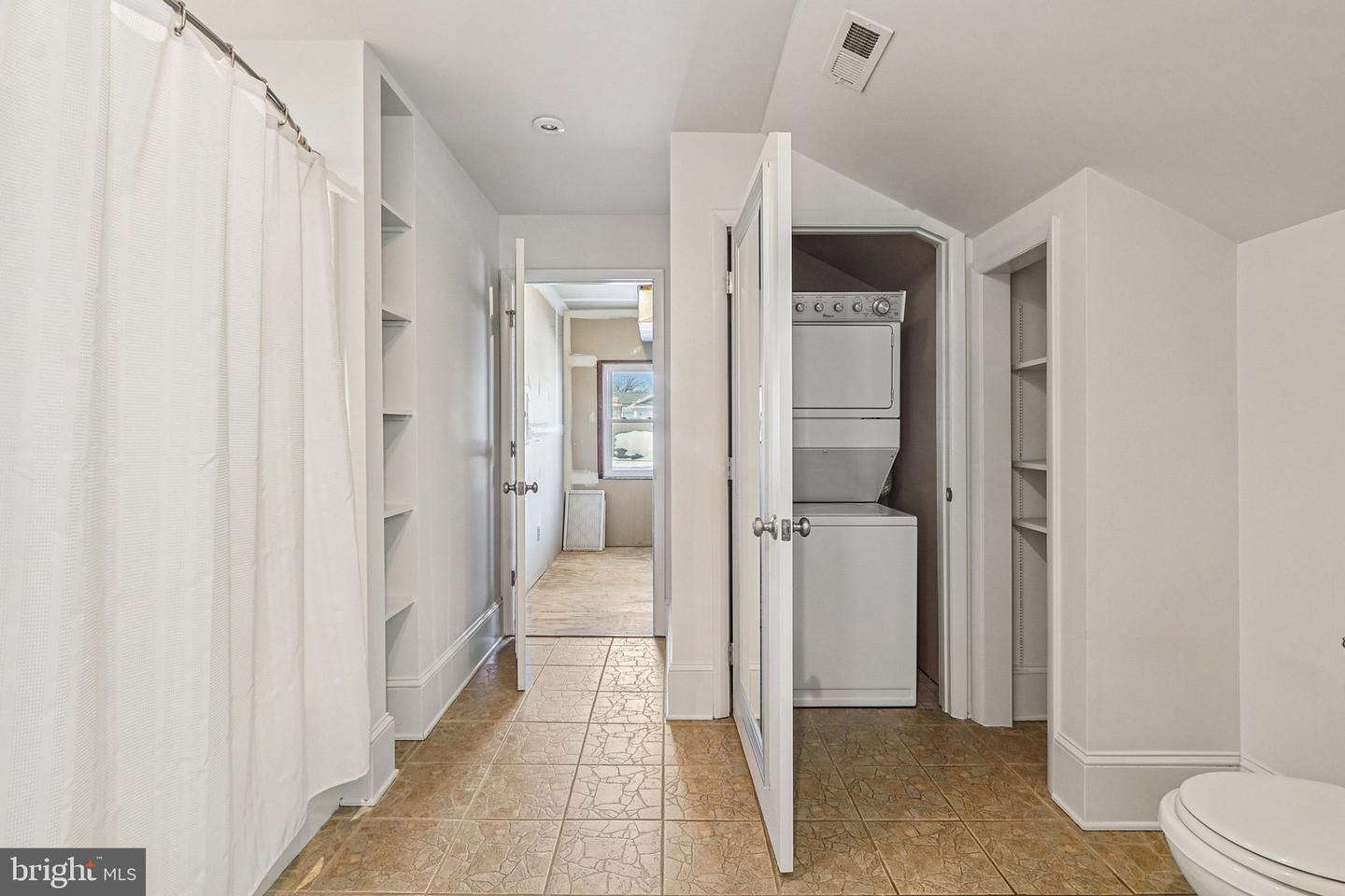 1922 S ARLINGTON RIDGE RD, ARLINGTON, Virginia 22202, 3 Bedrooms Bedrooms, ,3 BathroomsBathrooms,Residential,For sale,1922 S ARLINGTON RIDGE RD,VAAR2067656 MLS # VAAR2067656