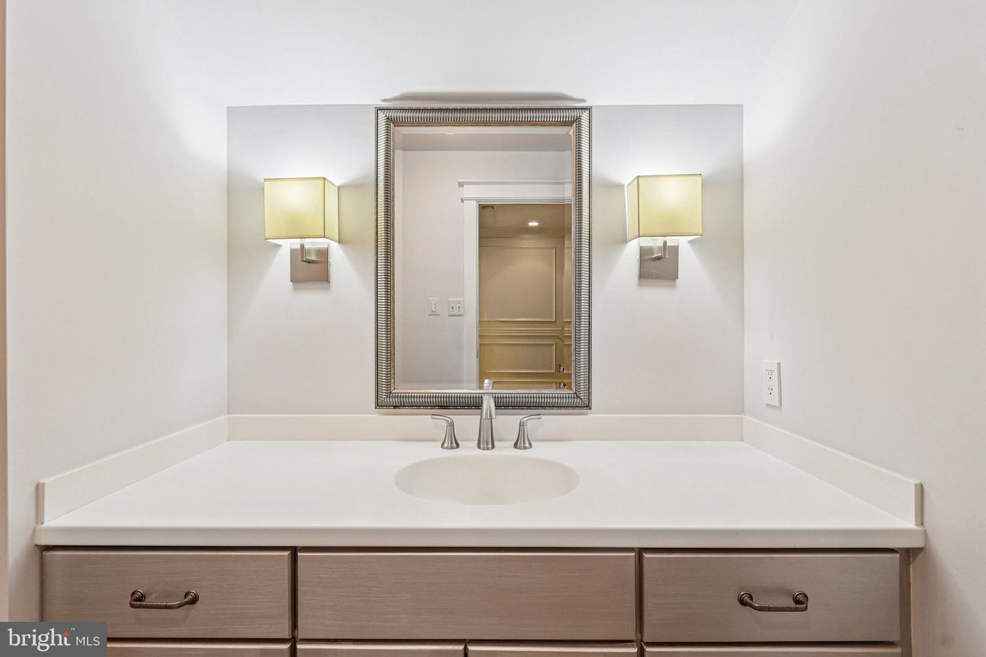 1922 S ARLINGTON RIDGE RD, ARLINGTON, Virginia 22202, 3 Bedrooms Bedrooms, ,3 BathroomsBathrooms,Residential,For sale,1922 S ARLINGTON RIDGE RD,VAAR2067656 MLS # VAAR2067656