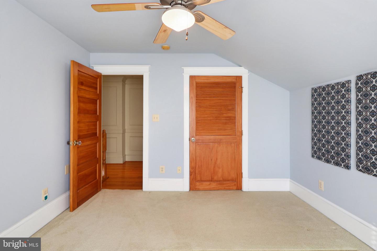 1922 S ARLINGTON RIDGE RD, ARLINGTON, Virginia 22202, 3 Bedrooms Bedrooms, ,3 BathroomsBathrooms,Residential,For sale,1922 S ARLINGTON RIDGE RD,VAAR2067656 MLS # VAAR2067656