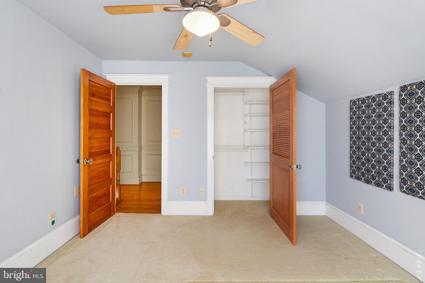 1922 S ARLINGTON RIDGE RD, ARLINGTON, Virginia 22202, 3 Bedrooms Bedrooms, ,3 BathroomsBathrooms,Residential,For sale,1922 S ARLINGTON RIDGE RD,VAAR2067656 MLS # VAAR2067656