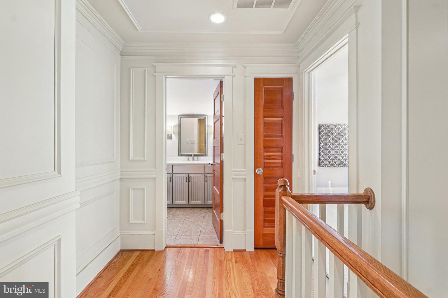 1922 S ARLINGTON RIDGE RD, ARLINGTON, Virginia 22202, 3 Bedrooms Bedrooms, ,3 BathroomsBathrooms,Residential,For sale,1922 S ARLINGTON RIDGE RD,VAAR2067656 MLS # VAAR2067656